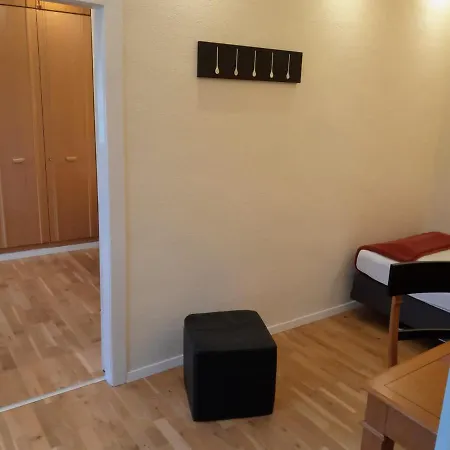 瓦伦堡古堡酒店