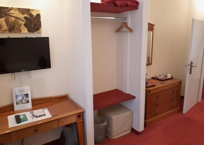 瓦伦堡古堡酒店 酒店